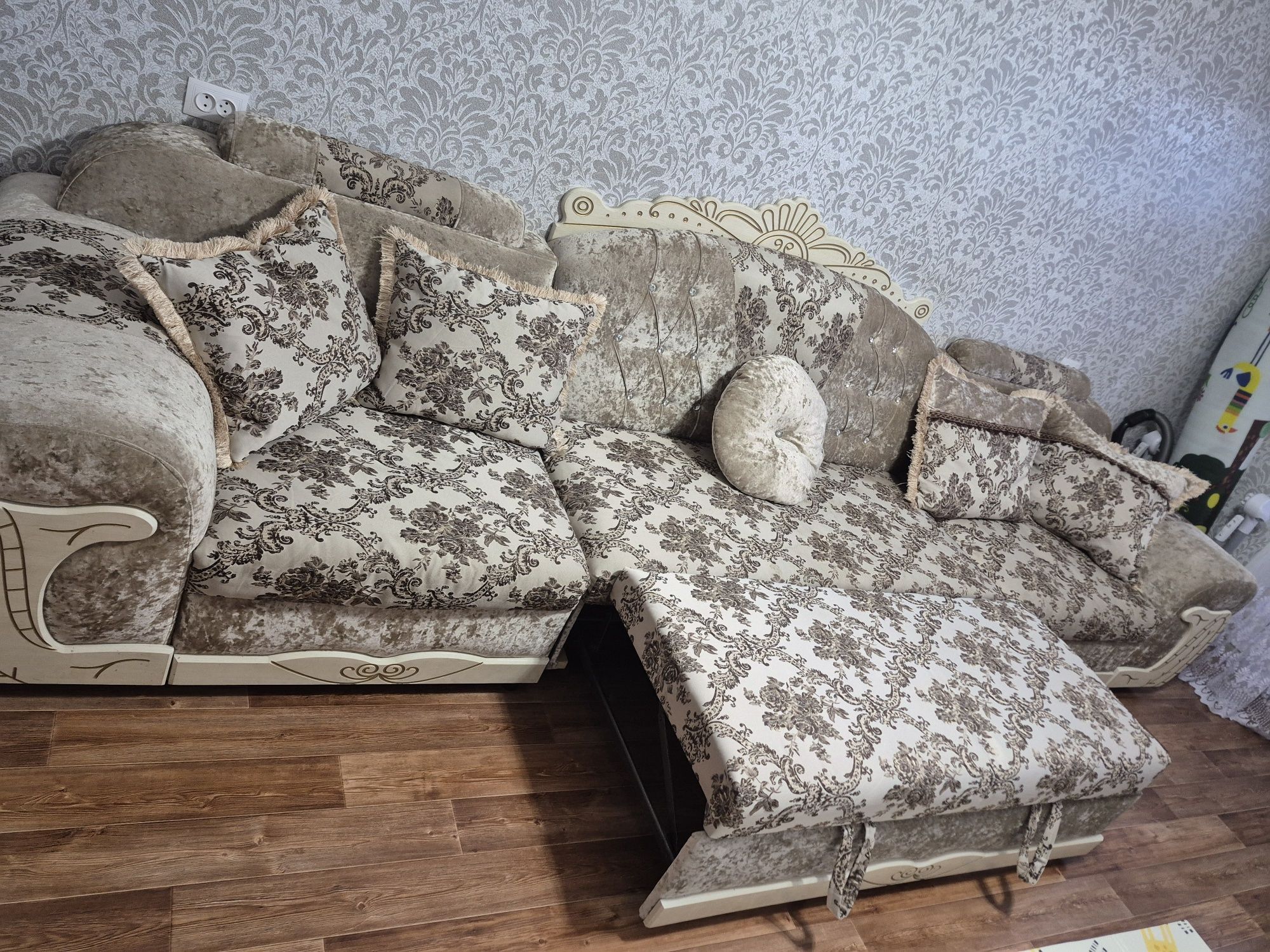 Срочно продам диван!