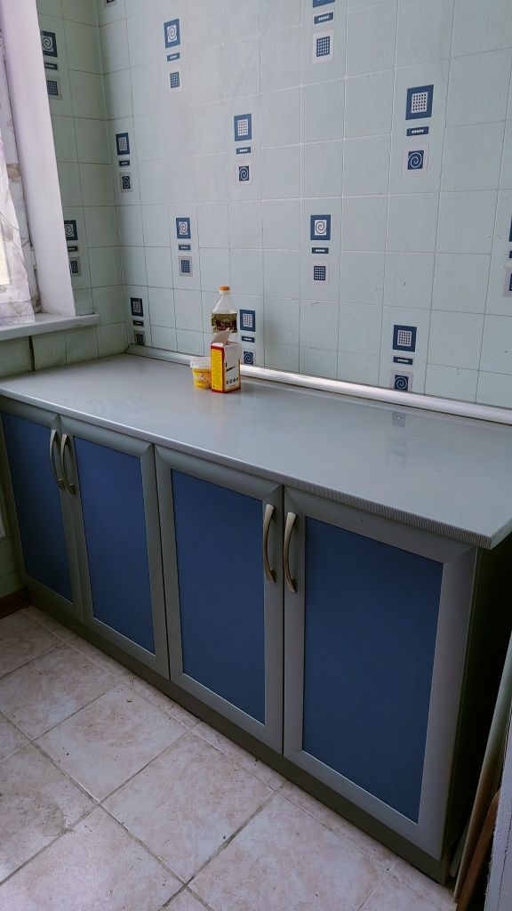 Продам кухню срочно