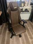 Игровое кресло dxracer