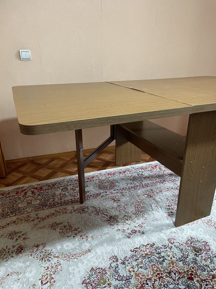 Продам Стол Книжка раскладной.