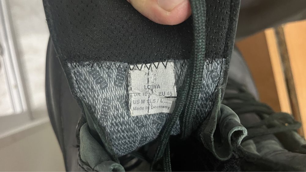 продам треккинговые ботинки Lowa Tibet GTX