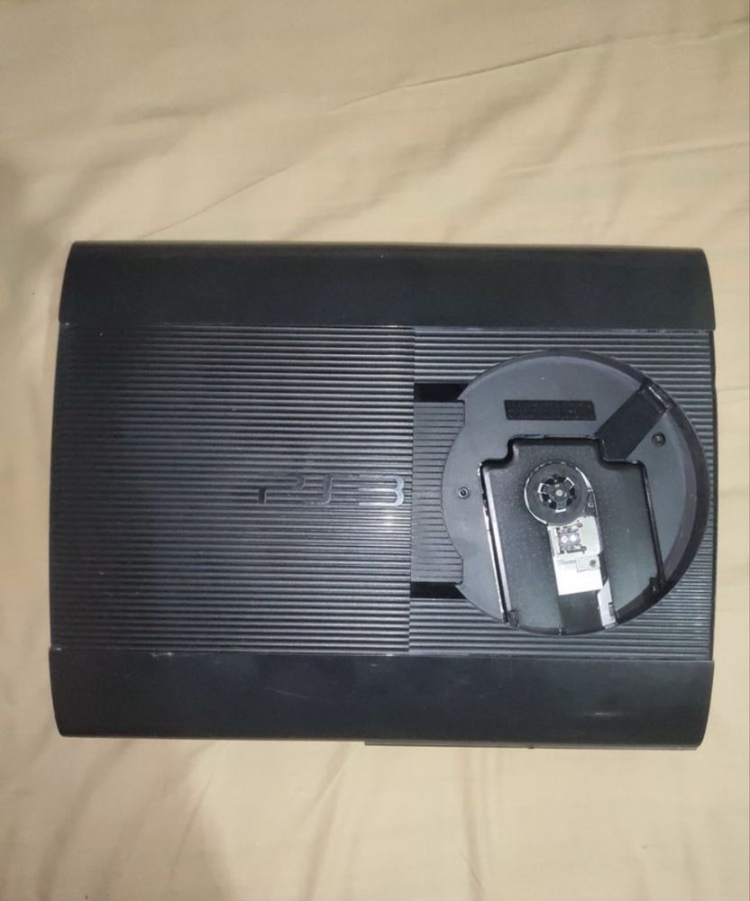 Продается playstation 3 superslim