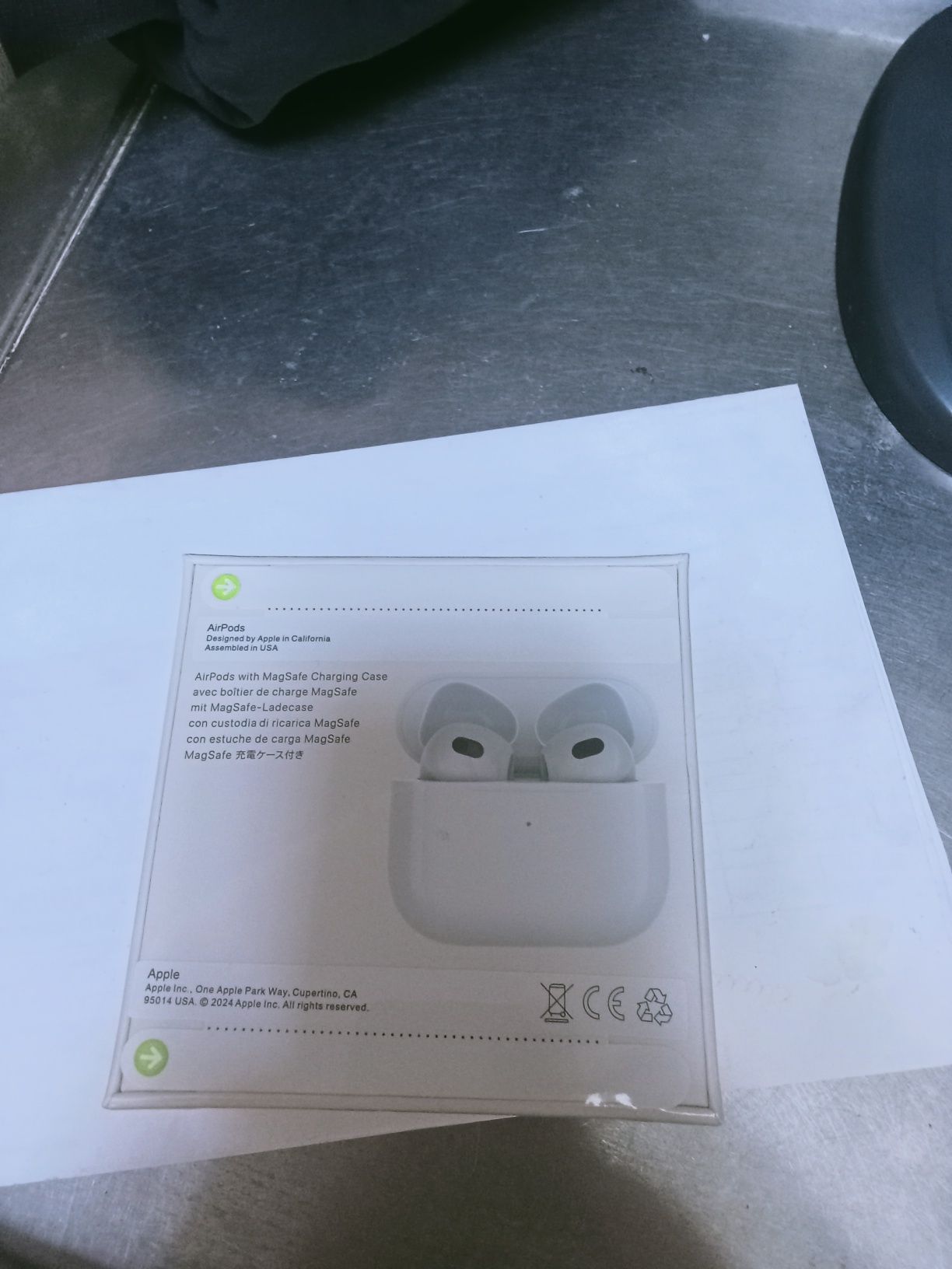 Продам наушники airpods pro и airpods