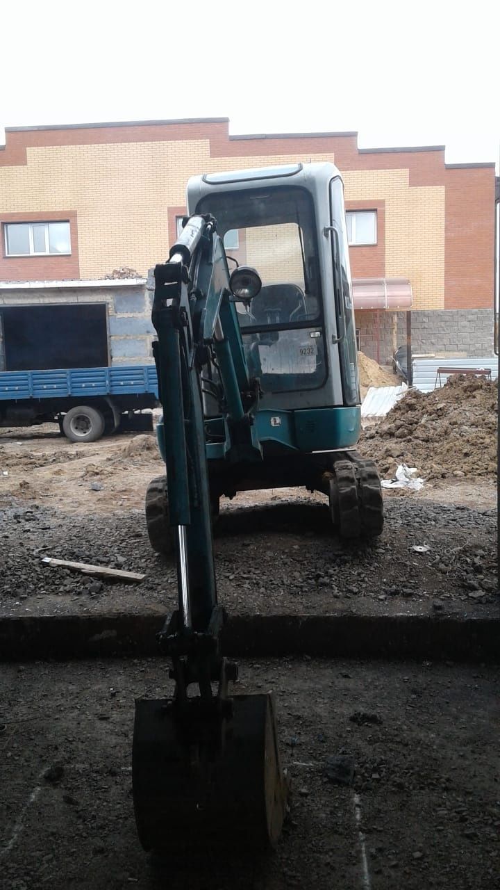 Миниэкскаватор  услуги