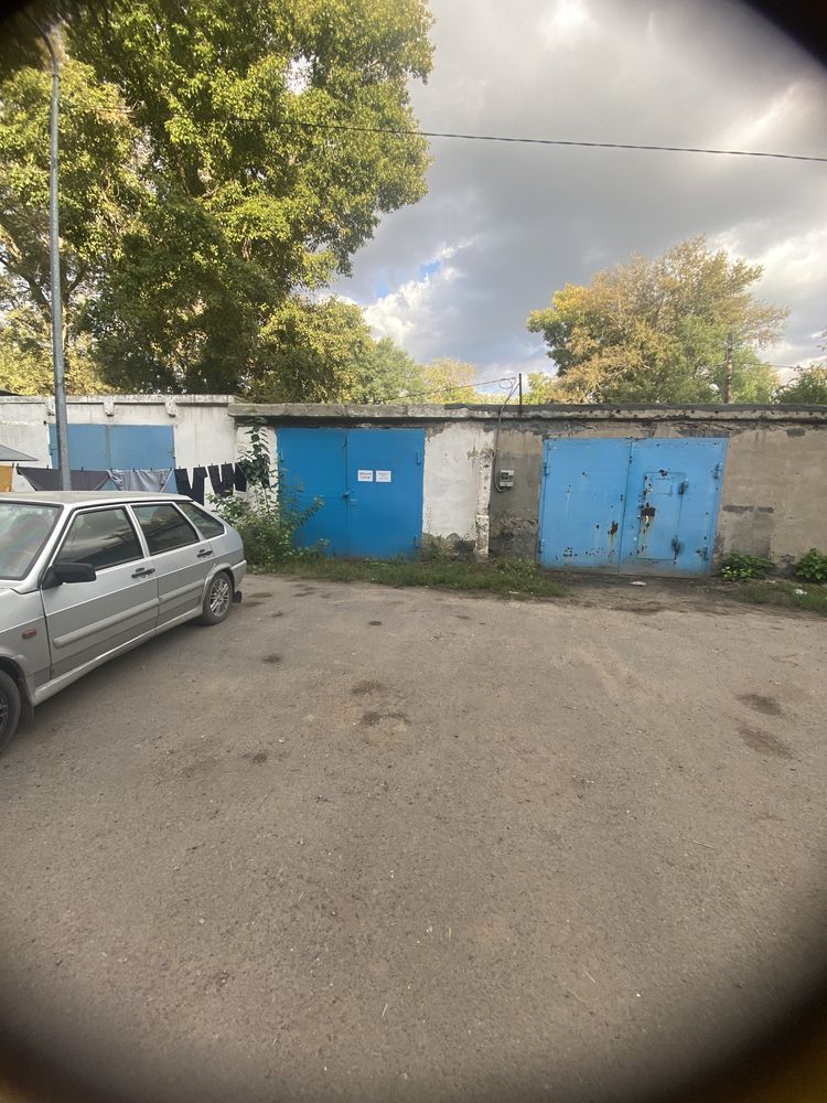 Продам капитальный гараж в центре города