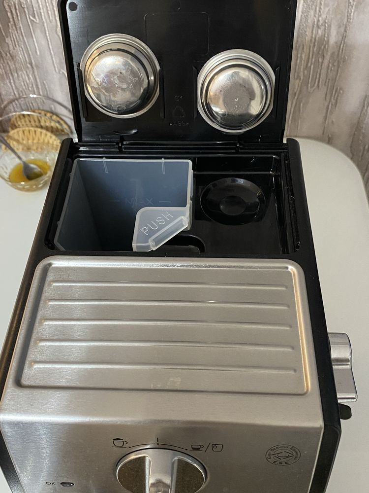 Продам кофеварку Delonghi !!!