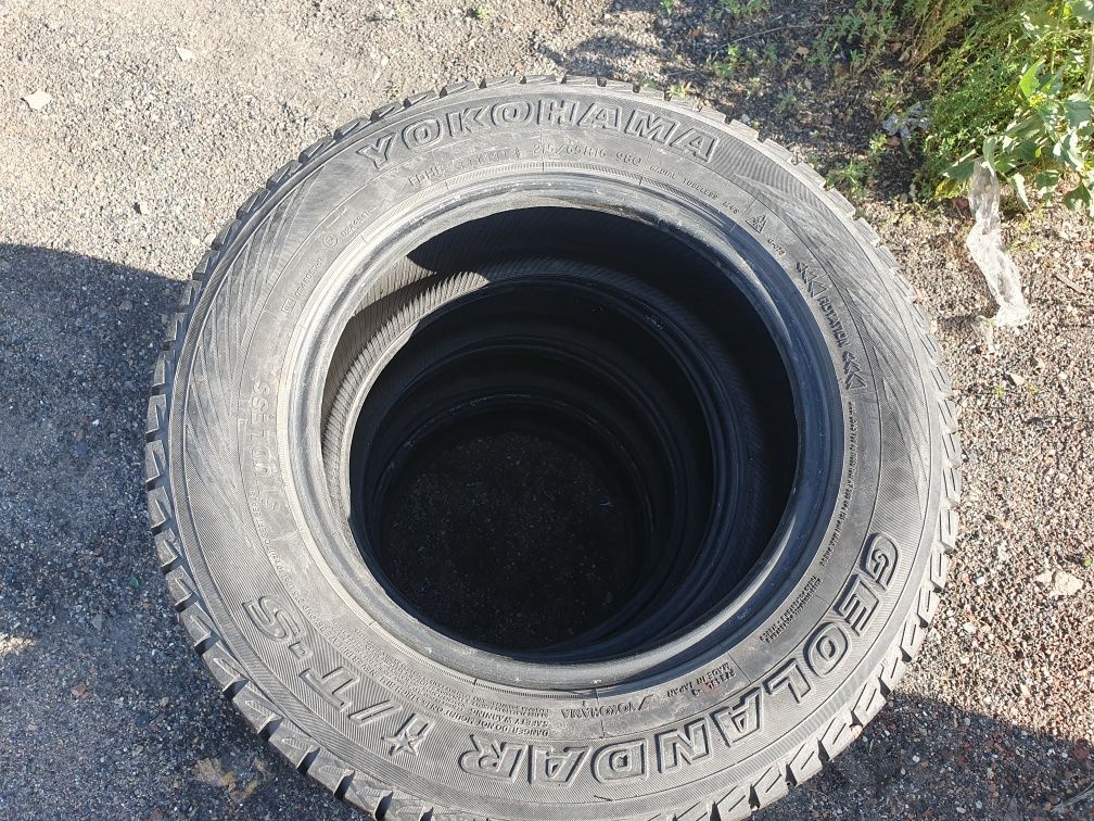 Шины 215/65/16 продаю