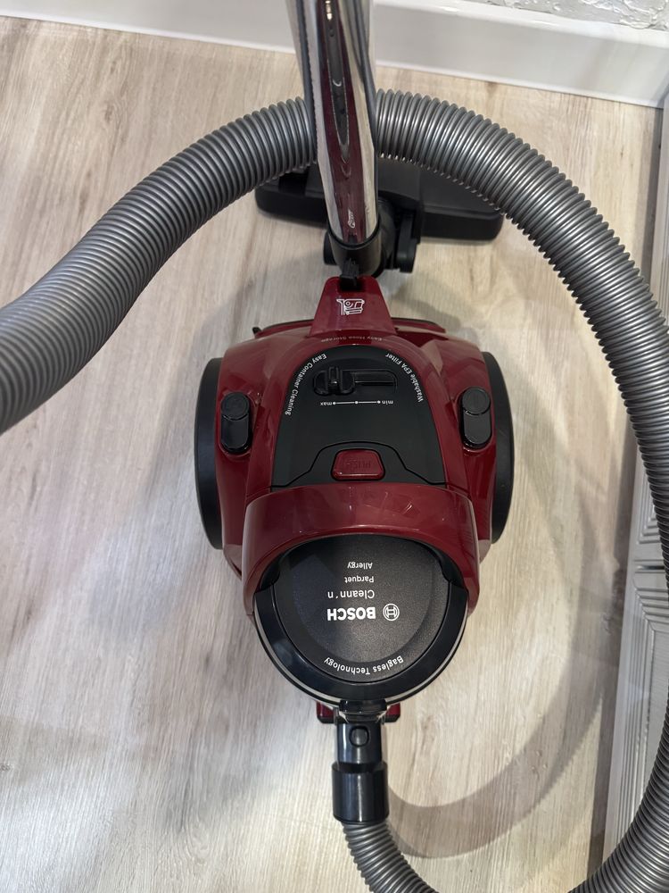 Продам пылесос Bosch в отличном состоянии