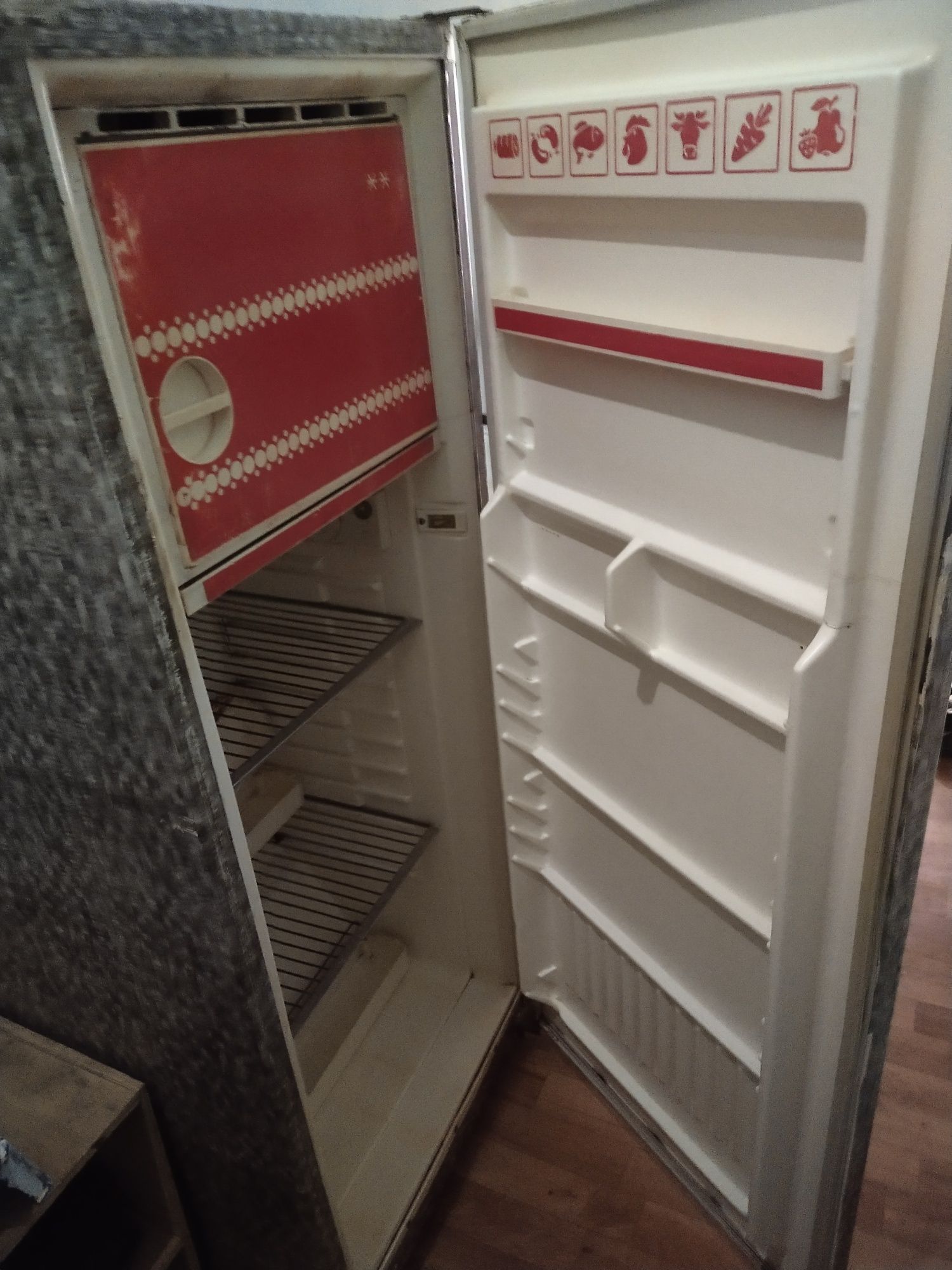 Продам холодильник