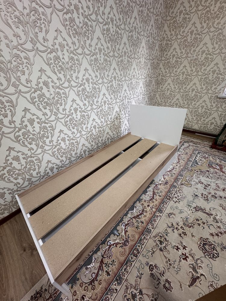 Односпальная кровать (новая)