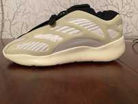Продаются кроссовки yezzy 700