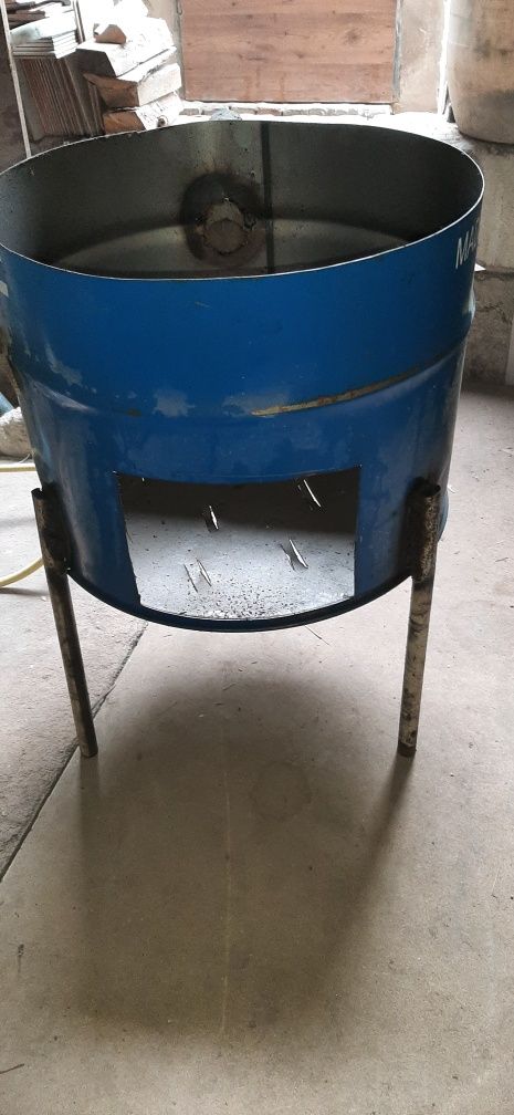 Очаг сделан из из маленького газ балона