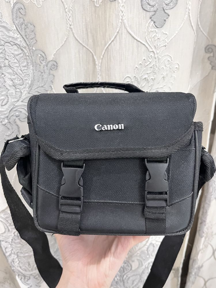 Видеокамера Canon DC320