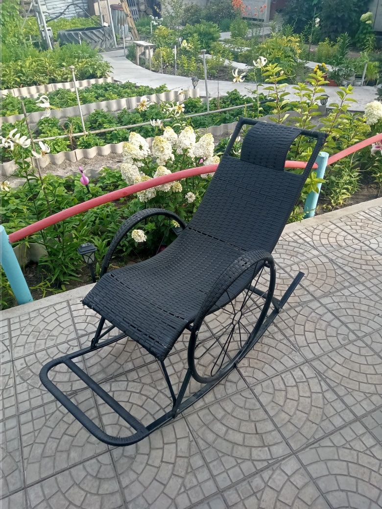 Кресло качалка новое
