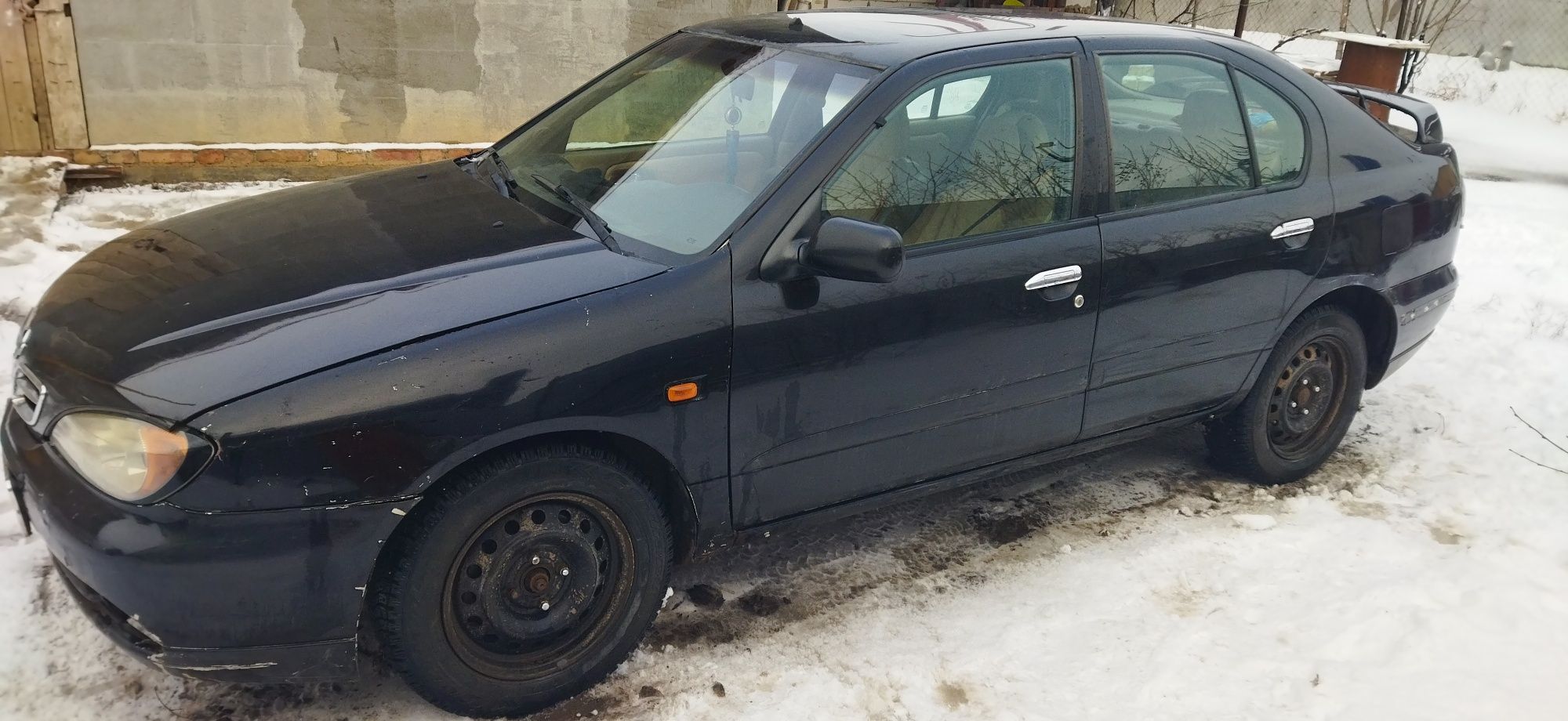 Продам Ниссан примера р-11 рестайлинг ,2001 г.в, объем 2 литра.