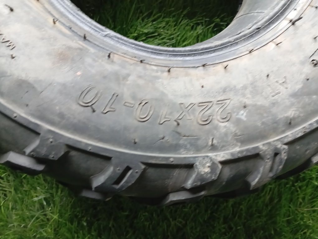 Продам резину на квадроцикл с размерами 22× 10 -10, в наличии 2 балона