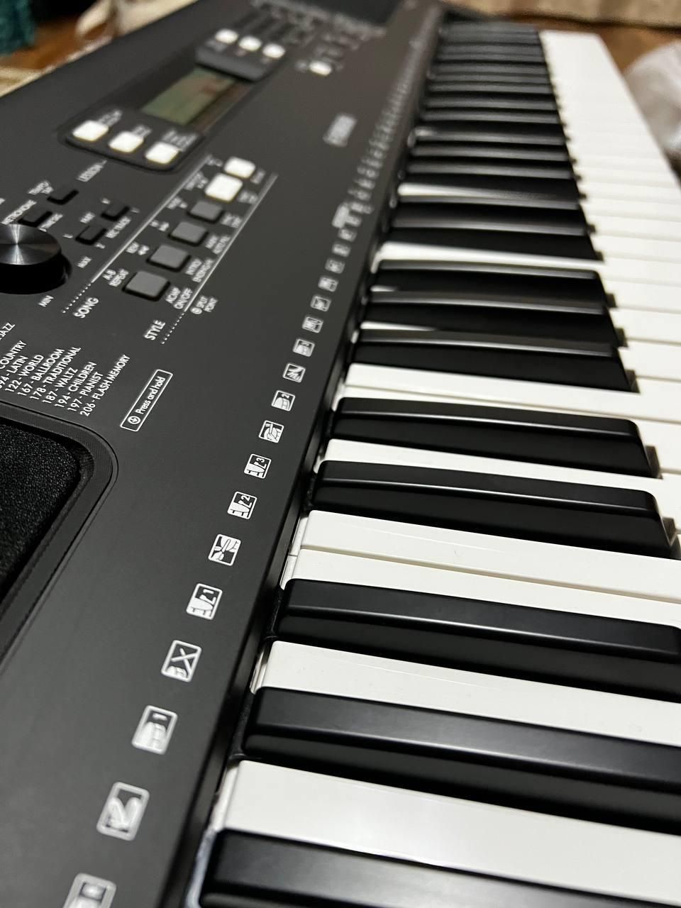 Синтезатор Yamaha psr -e373