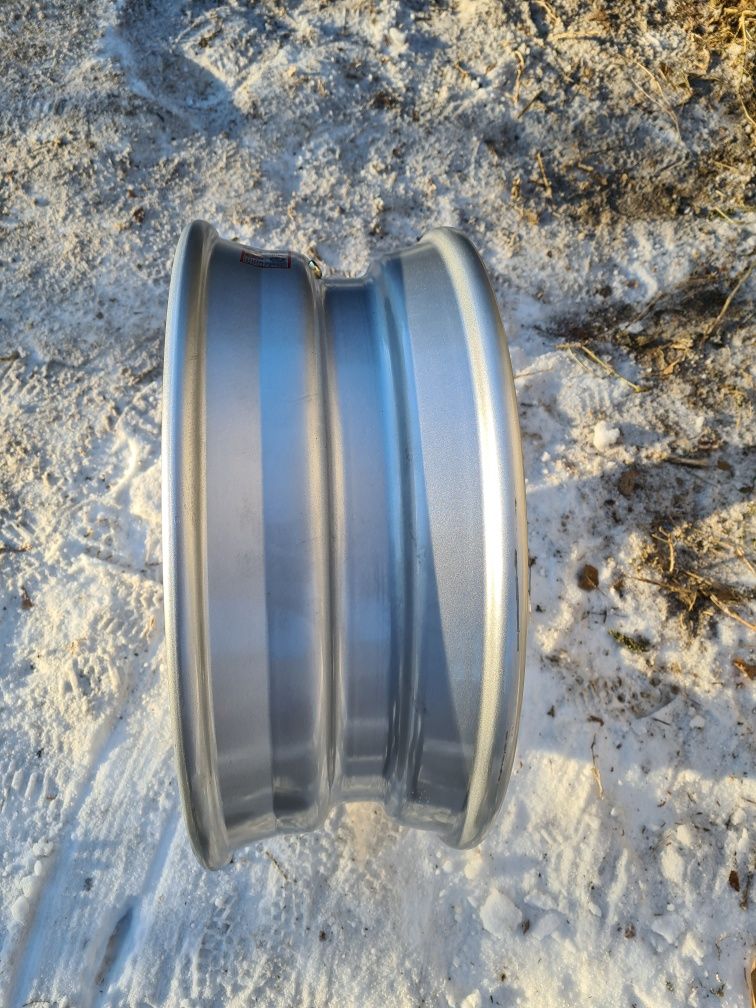Бескамерные диски R22.5×7.5 на Камаз под клинья