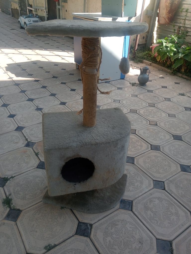 Домик для кошки с. Игровой тумбой