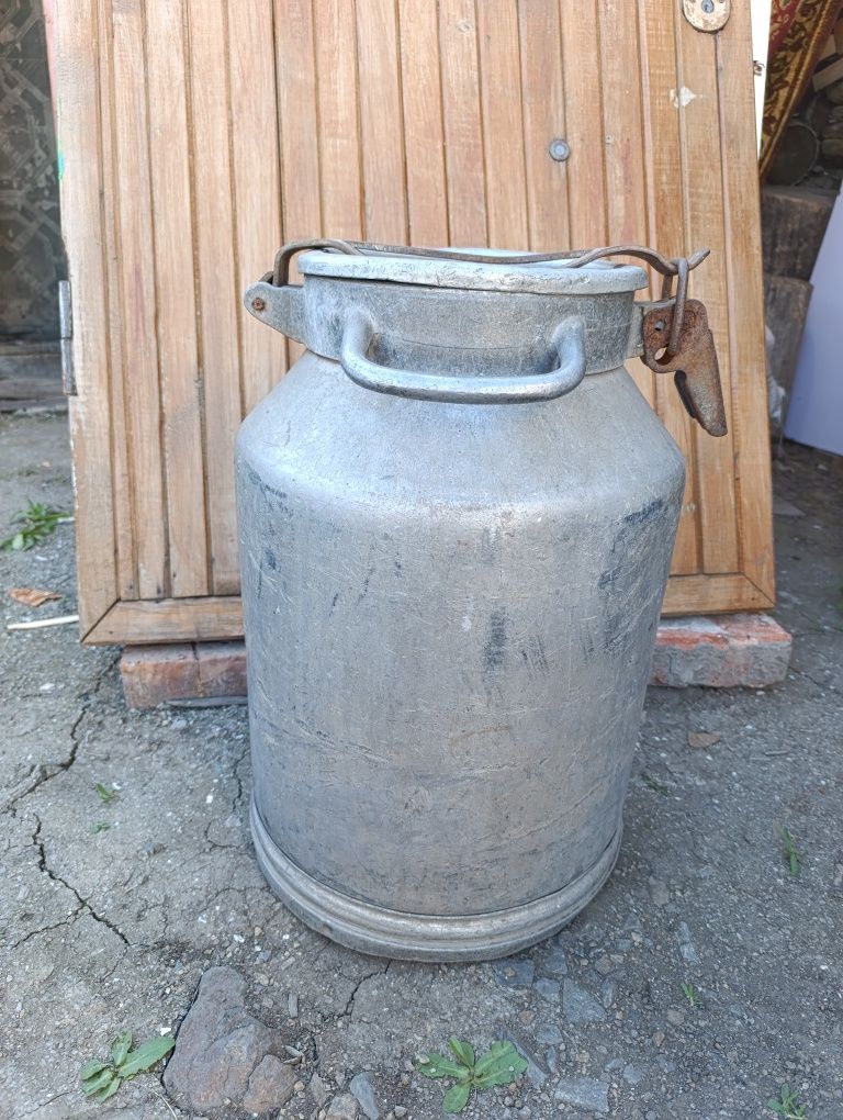 Продам флягу алюминиевую 40 литров