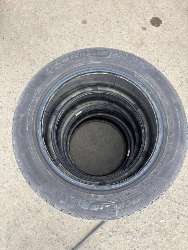 205/55 R16 продам БУ шины Мишлен