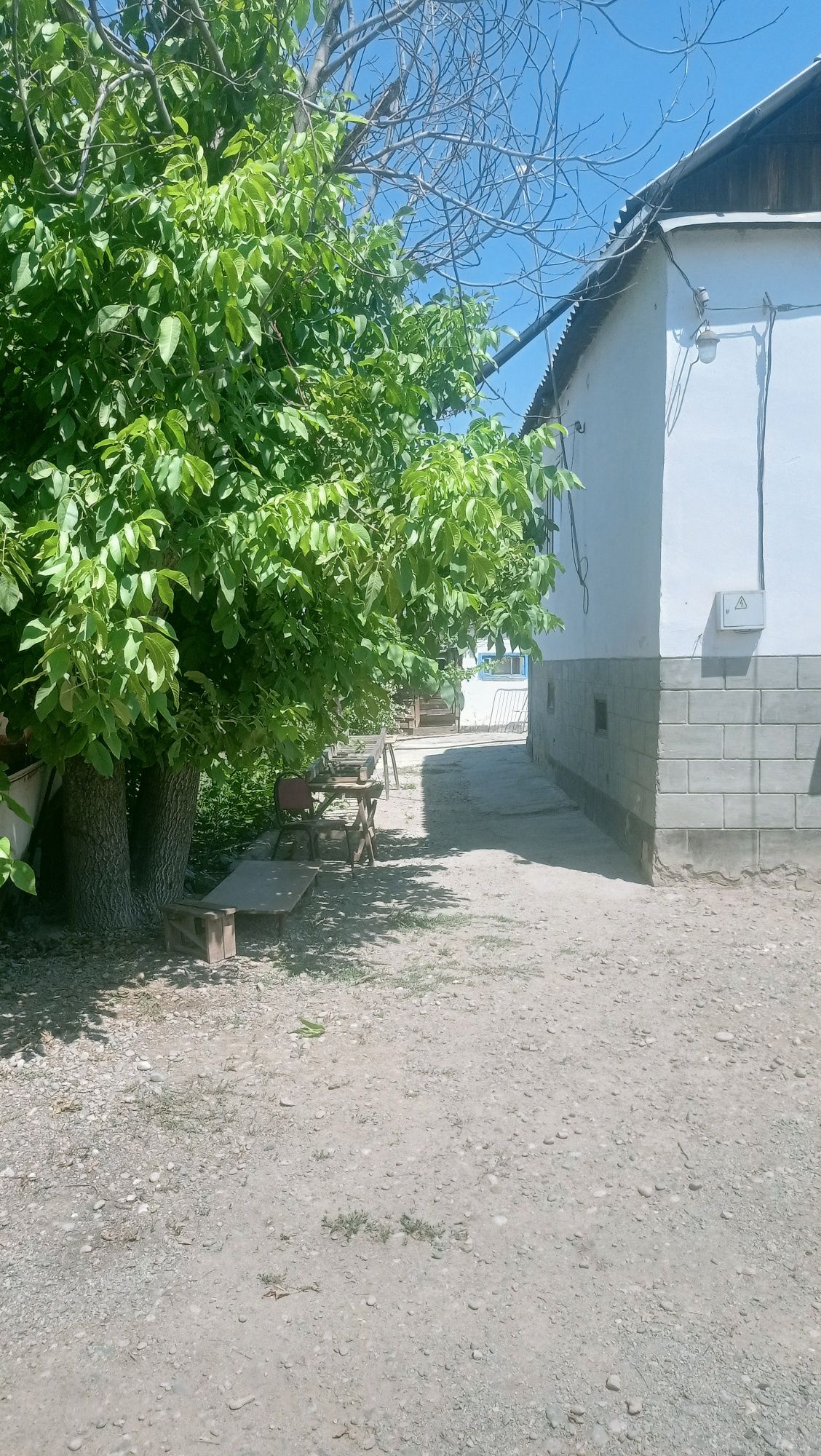 Продам дом за линией рядом с пекарней Пышка .Дом  двух этажныйй