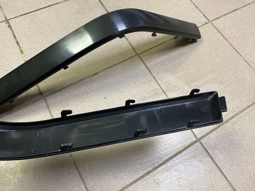 Молдинг накладка бампера переднего BMW 5 E34