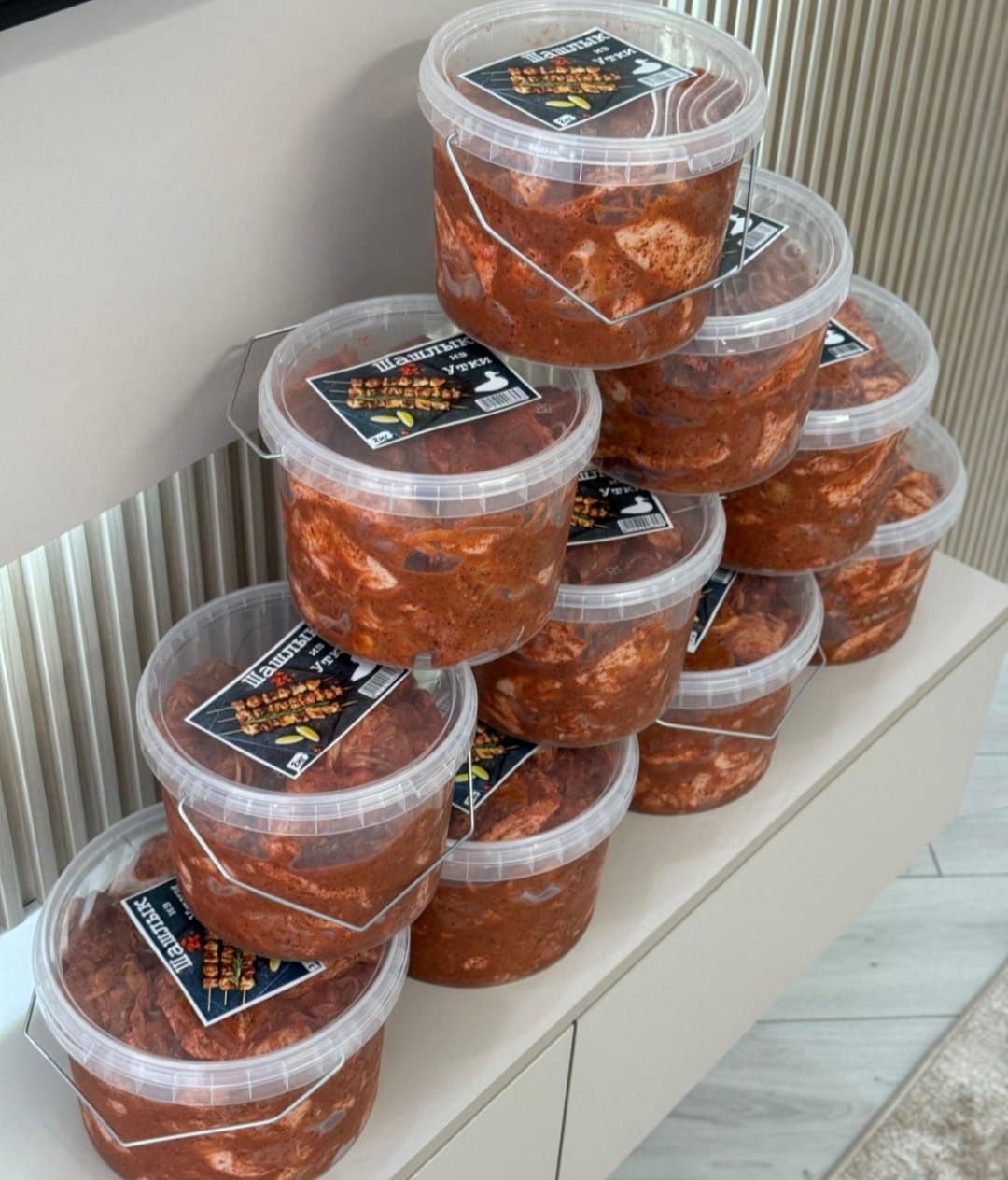 Готовый маринад шашлык утка и курица в наличии есть .Очень вкусный