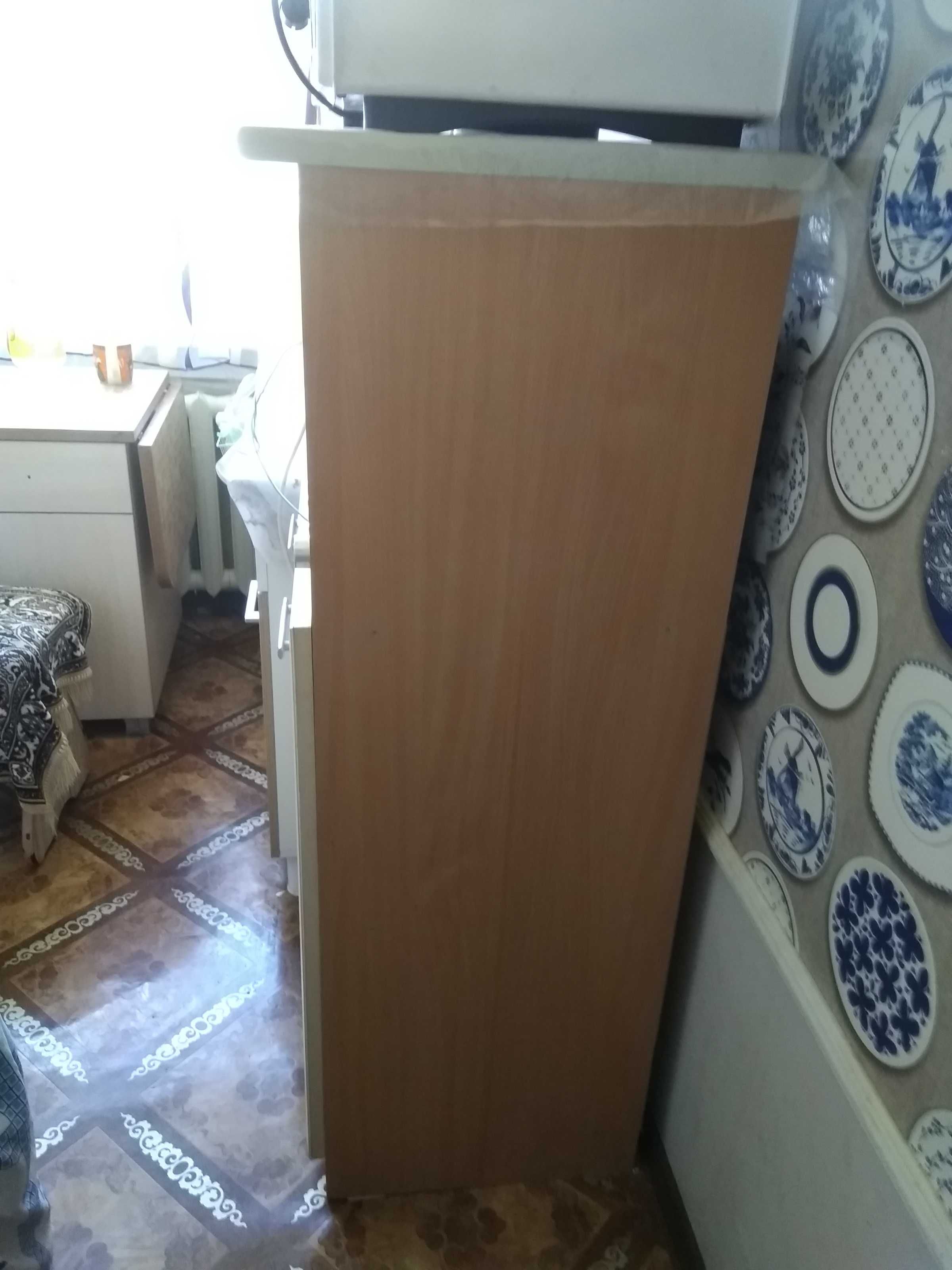 Продаю кухонную тумбу