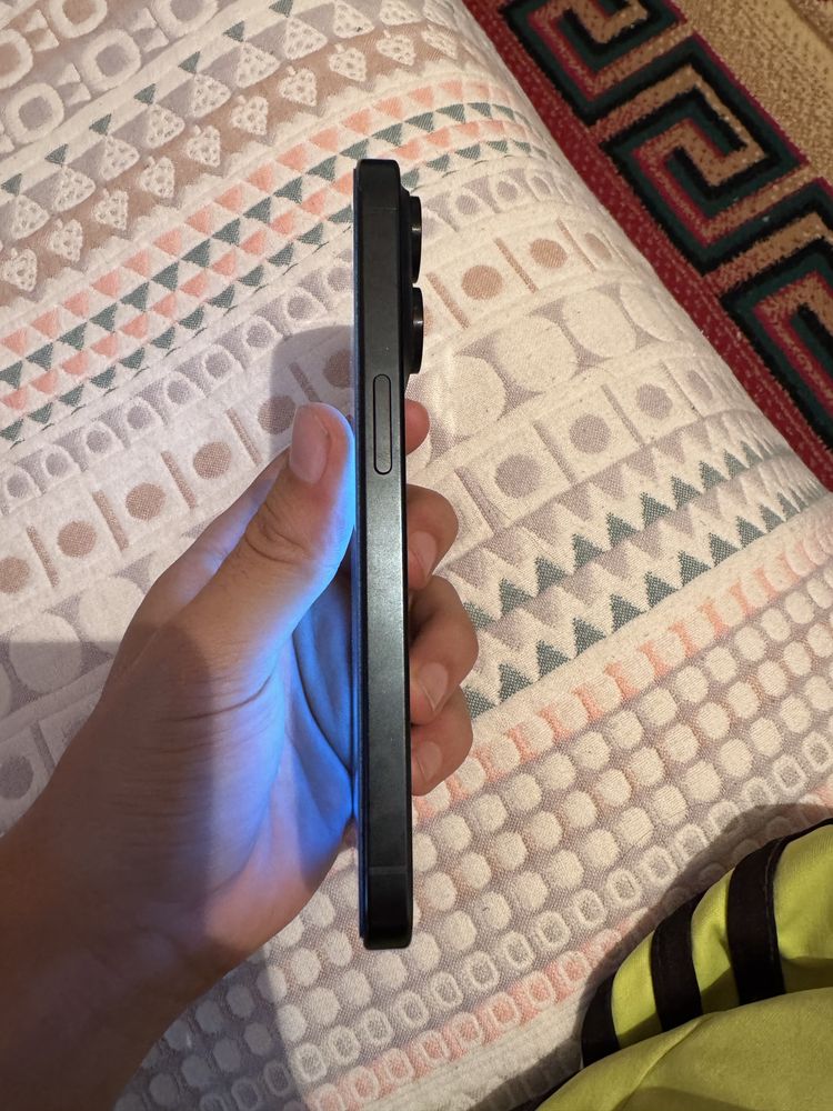 iPhone 15 Pro 256 ГБ — как новый! ниче не менялось торг есть!