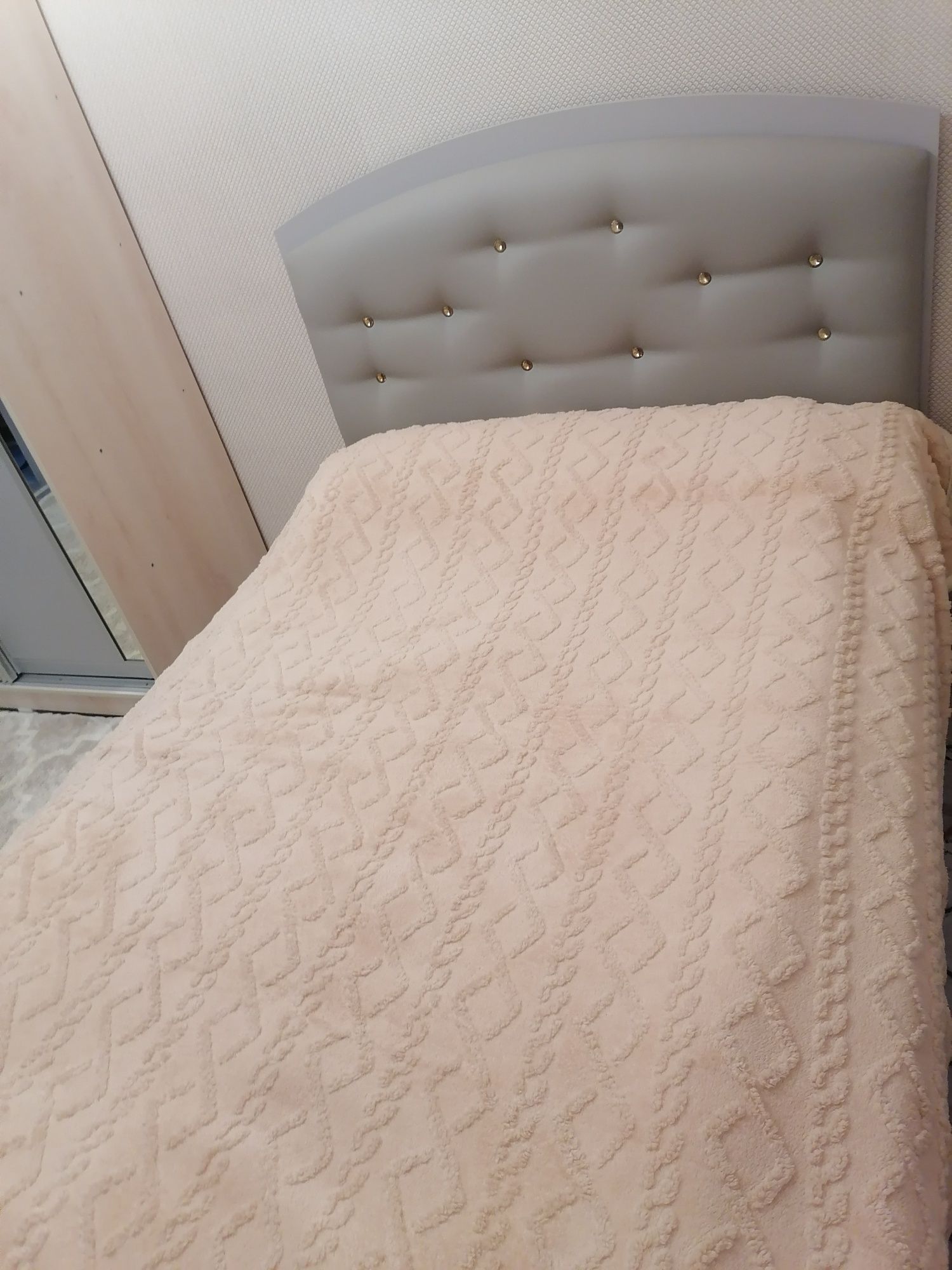 Продам спальный гарнитур