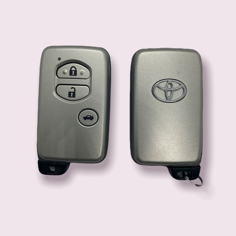 Ключи на Toyota Land Cruiser 200