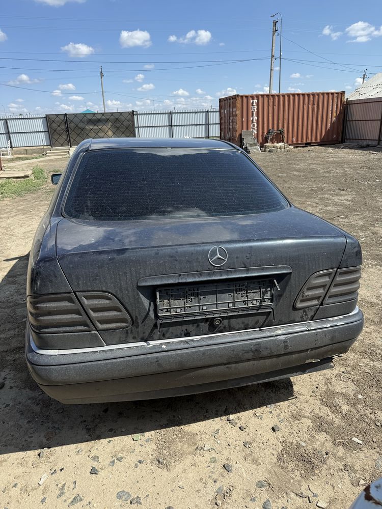 Мерс Е280 по запчастям