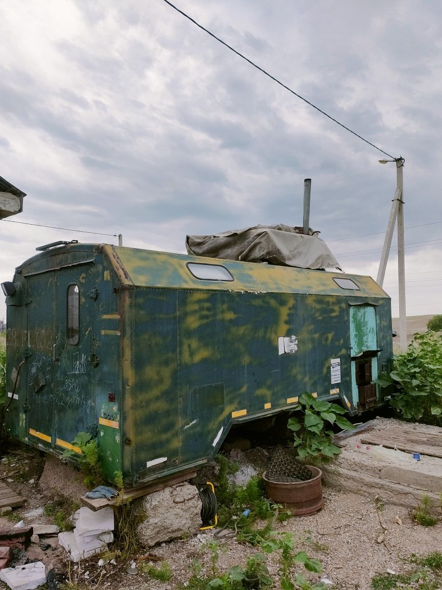 Продается будка баня. Раньше стоял на автомобиле. Торг уместен.