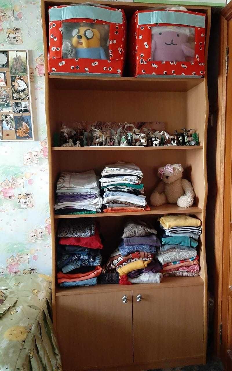 Продам красивые стеллажи