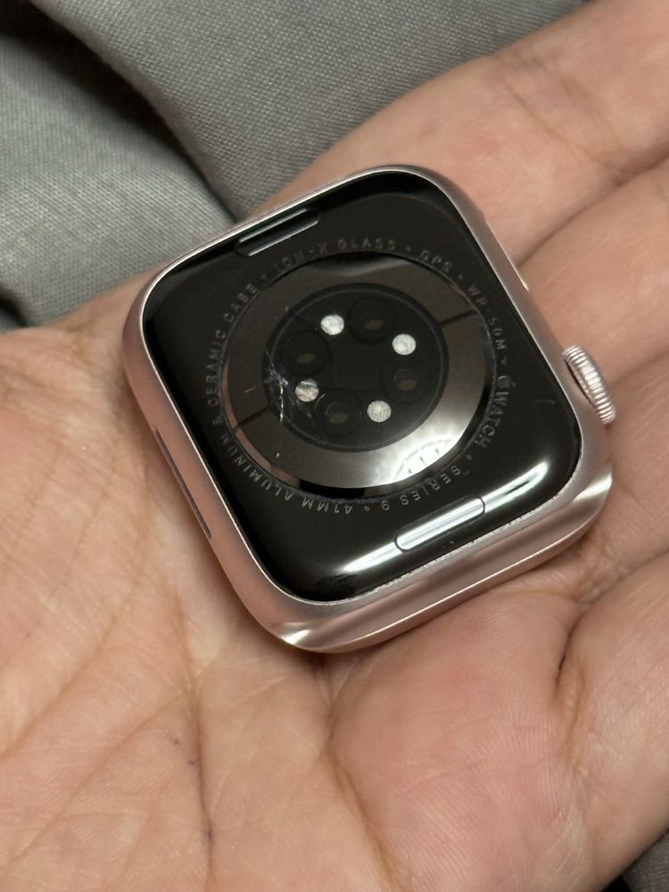 Apple watch 9 , 41mm , Срочно