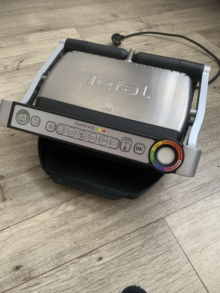 Продам электрогриль Tefal Optigrill+  GC712034