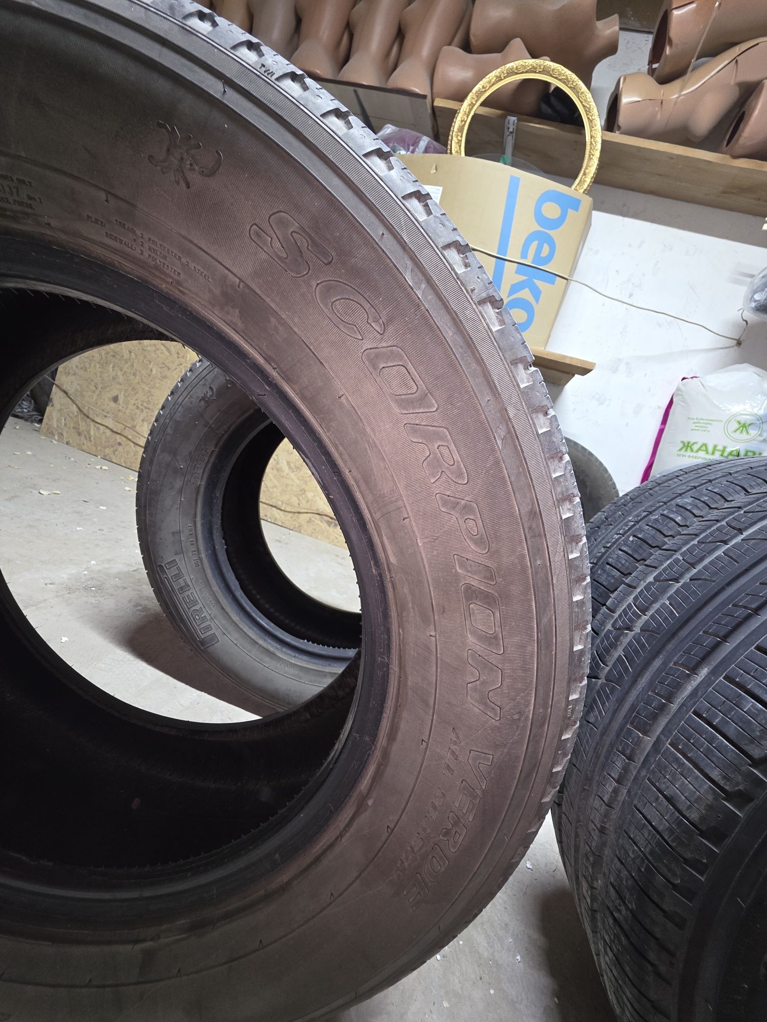 265/60/18 Pirelli scorpion