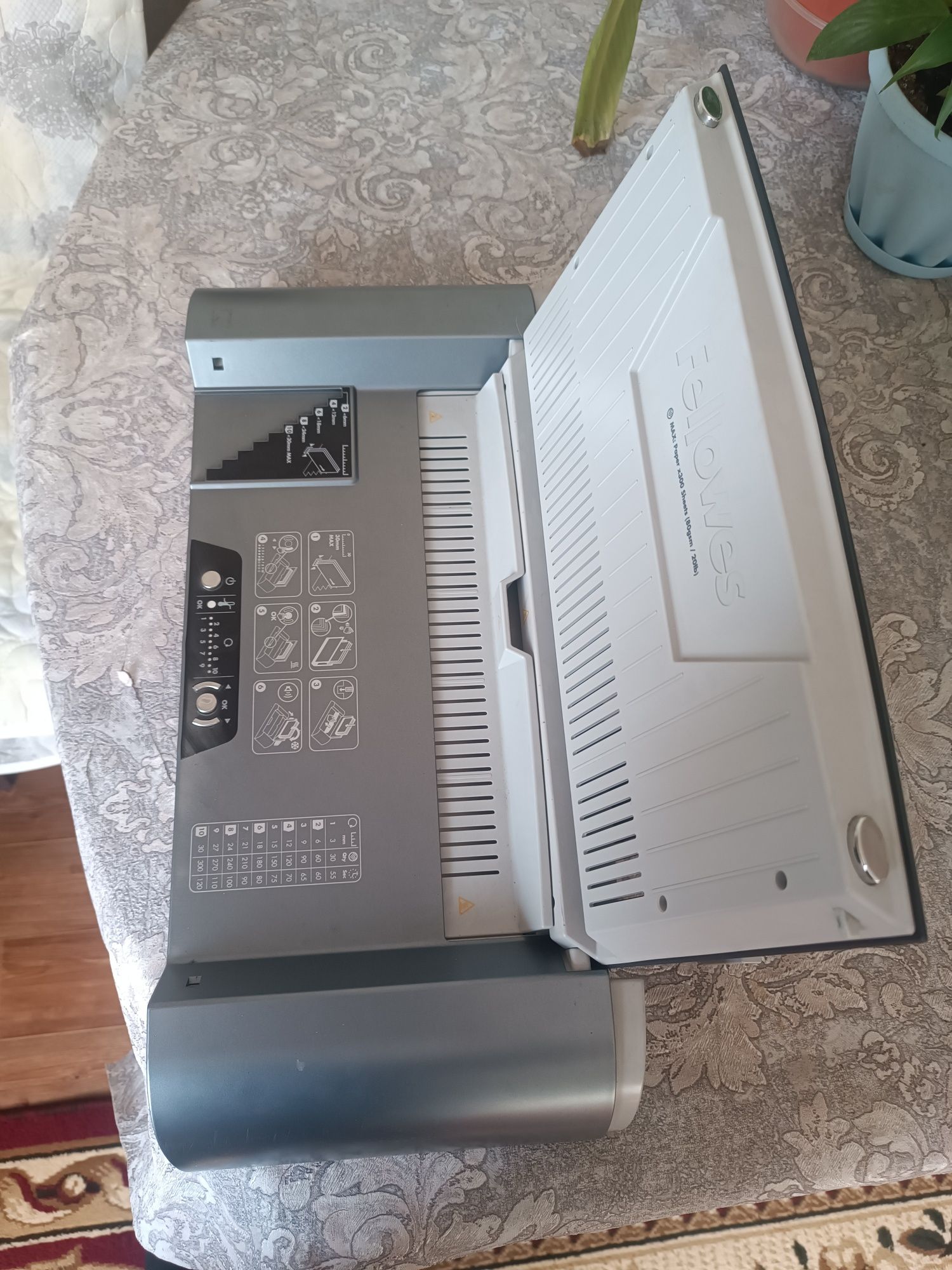 Переплётчик Fellowes Helios 30