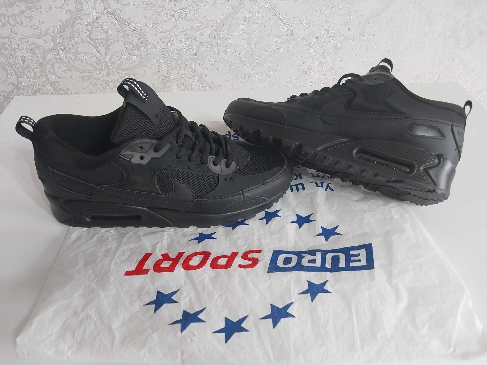 Продам  Кроссовки   NIKE   НОВЫЙ
