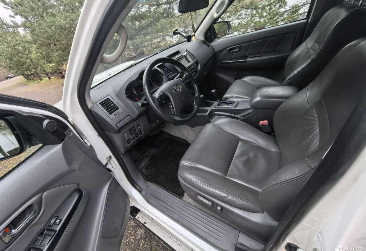 Сиденья электрические Toyota Hilux 2006/2015 натуральная кожа комплект