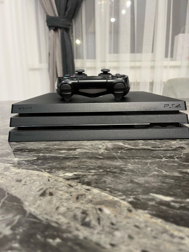 PS 4 PRO 1000GB| Состояние 9/10 | +Игры в подарок(Horizon, Knack)