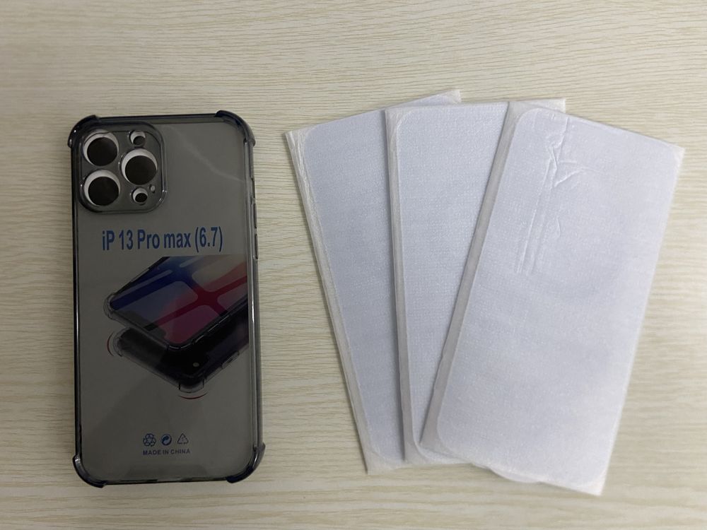 Чехол и защитные стекла Iphone 13 proMax