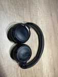 Наушнки  JBL Tune 520BT б/у без зарядного устройства
