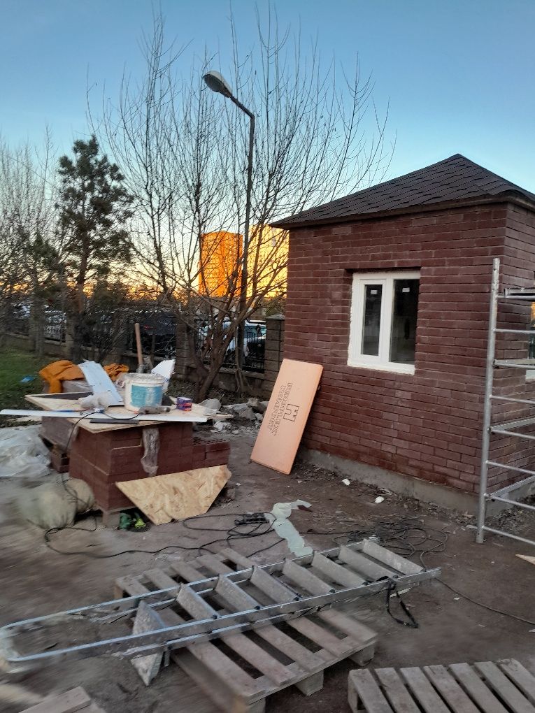 Каменщик. Стройтель