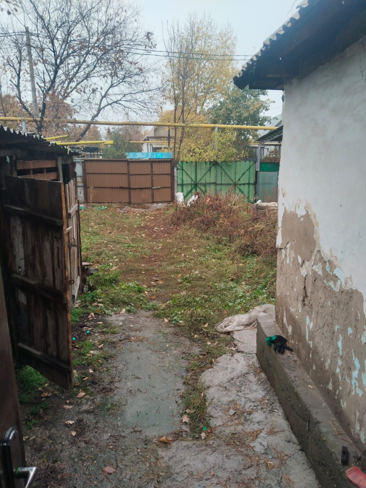 Продам дом в районе базара первой школы