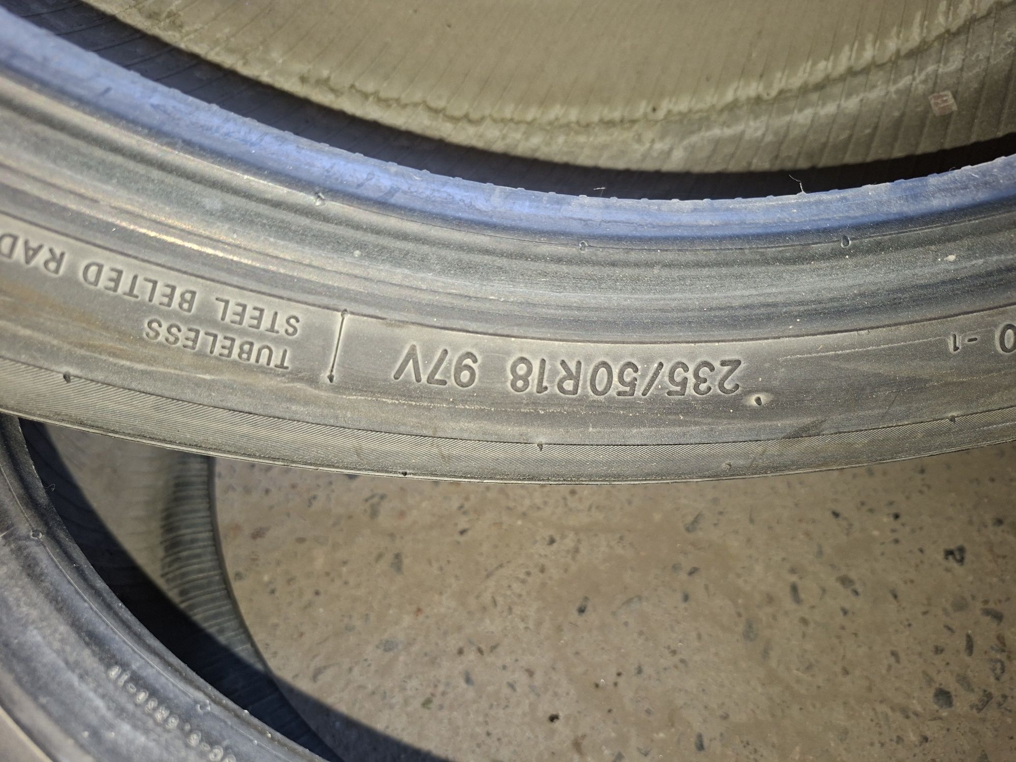 Шины 235 /50/18 toyo
