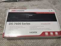видеорегистратор Hikvision DS-7604NI-K1/4P Сетевой 4-канальный