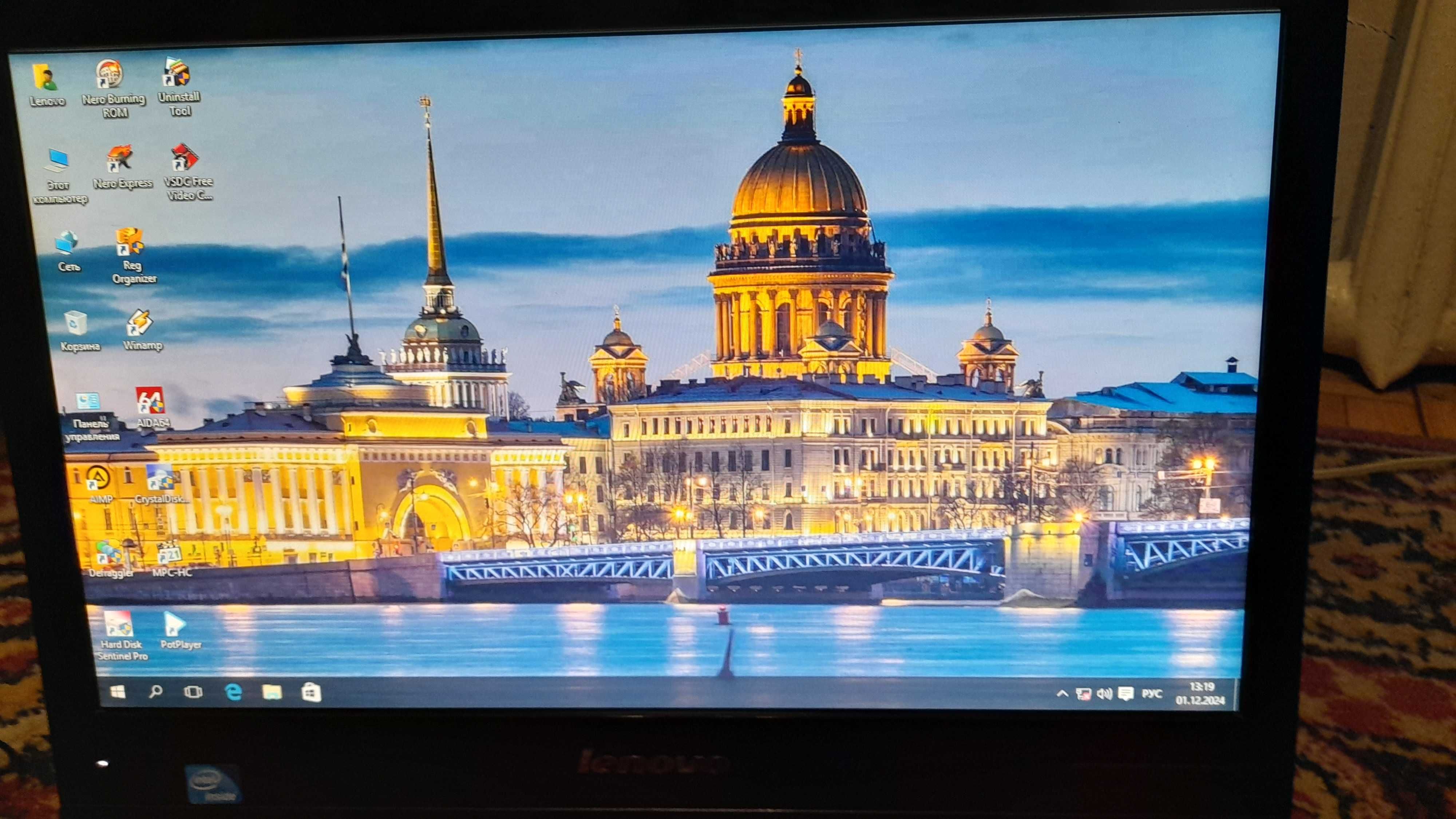 Меняю моноблок Lenovo c240 состояние хорошее все работает