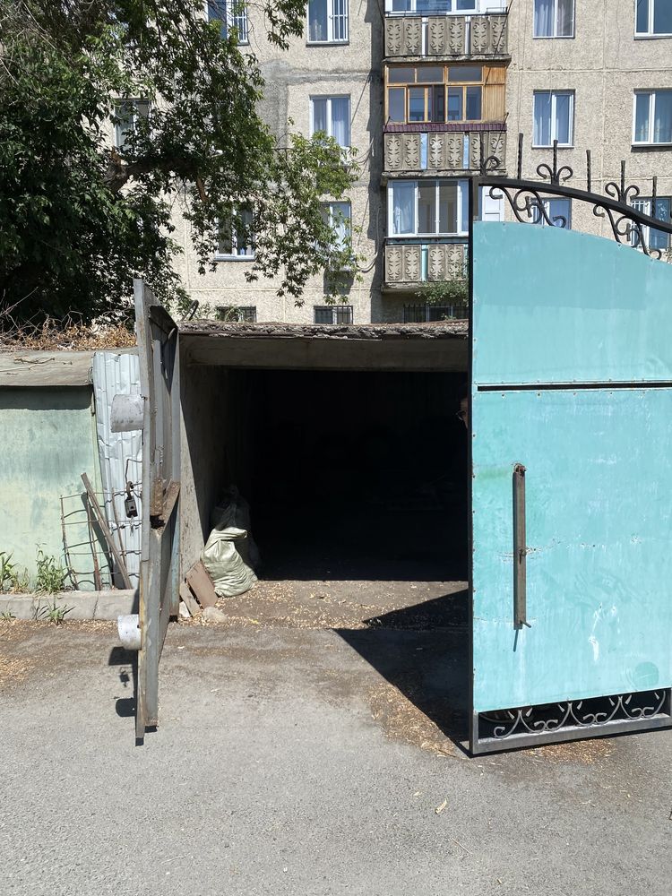 Пролам  типовой железо бетонный гараж в центре